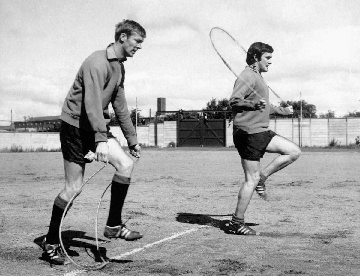 Alex Ferguson and Jim Baxter train with Rangers, 1969