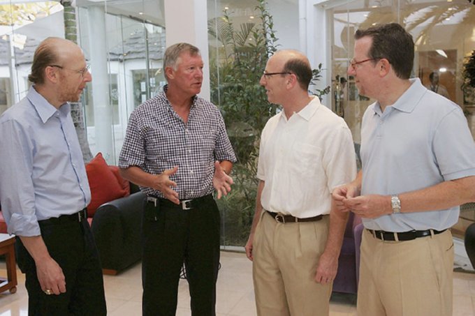 Ferguson meets United’s new owners, the Glazers, for the first time, May 2005