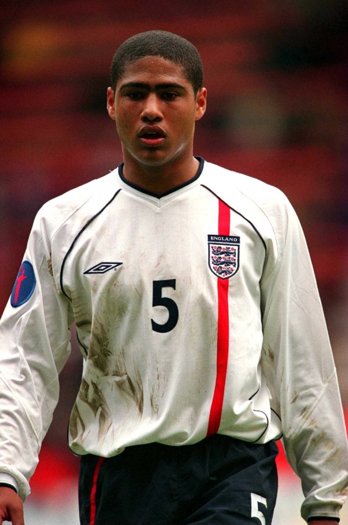 گلن جانسون 17 ساله (سال 2001 در تیم جوانان انگلیس) - Glen Johnson
