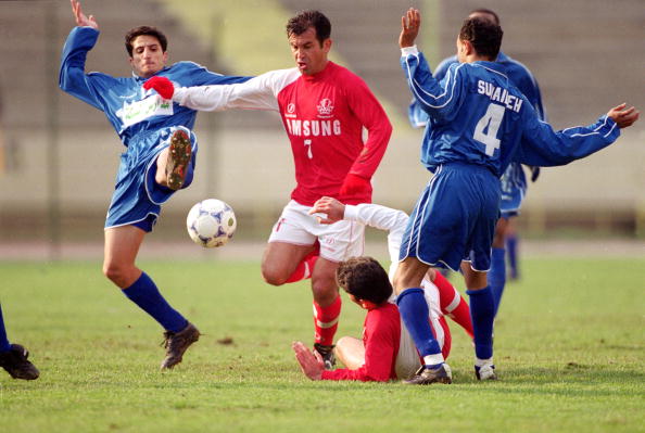 حمید استیلی در جدال با نواف التمیاط از الهلال در جام باشگاه های آسیا 01-2000