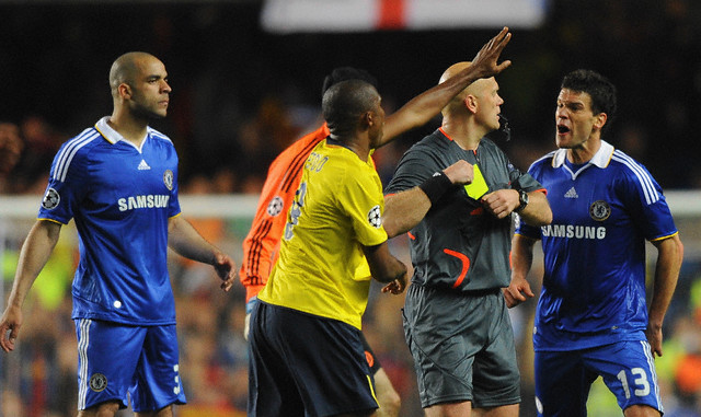 Michael Ballack (Chelsea, right) gets a yellow card. 2009