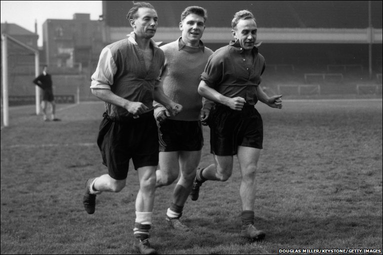 سر استنلی متئوس، دانکن ادواردز و بیلی رایت - Stanley Matthews, Duncan Edwards and captain Billy Wright