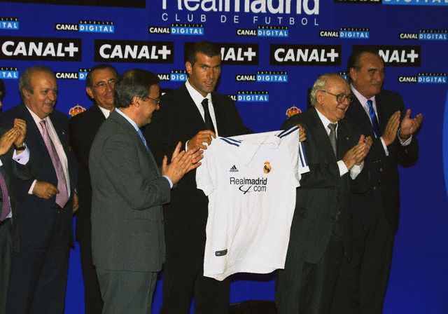 Zinedine Zidane will wear the No. 5 when playing for Real Madrid.  2001