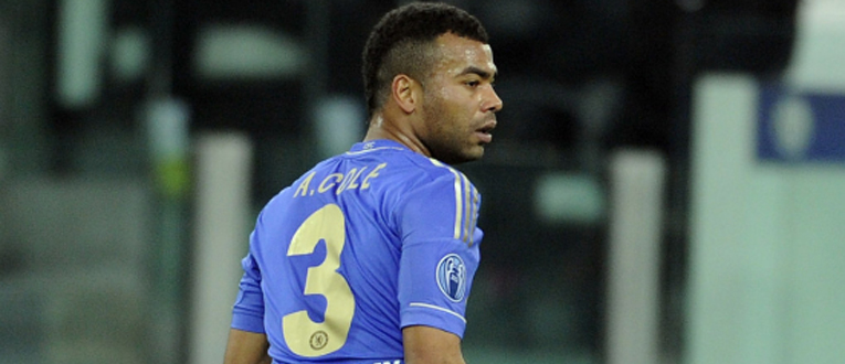 اشلی کول با چلسی تمدید کرد