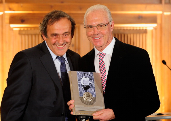 اهدای جایزه ویژه یوفا به فرانس بکن باور با حضور بزرگان فوتبال آلمان (عکس)
