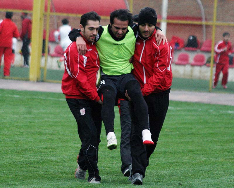 گزارش تصویری از تمرین سرخ پوشان؛ هادی نوروزی مصدوم شد