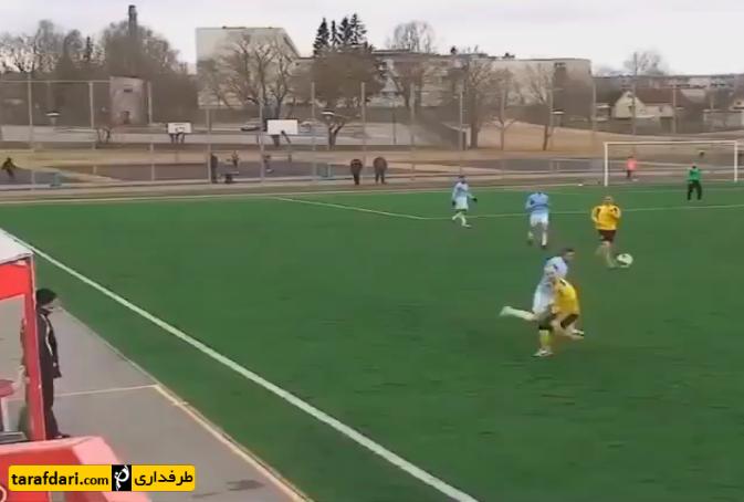 جنون آنی يک بازيكن فوتبال در ديدار دو تيم آماتور