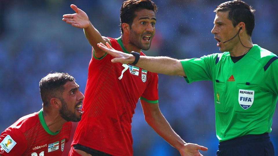 بزن تو گوشش اشکان.....