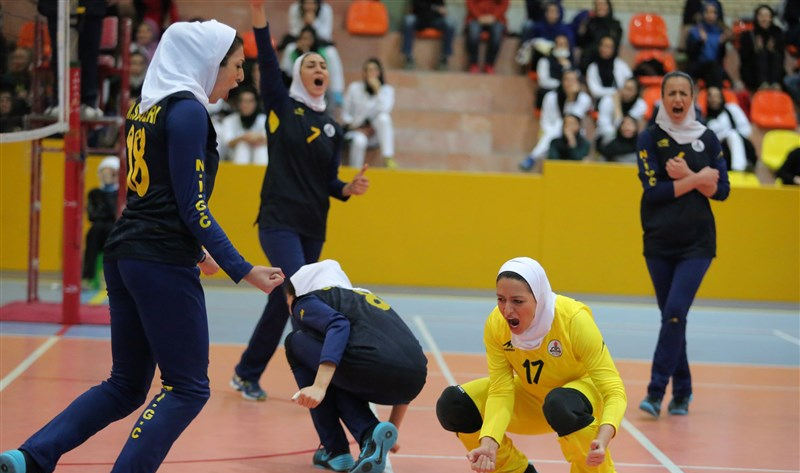 توپ و تور - ورزش بانوان - ورزش با حجاب اسلامی