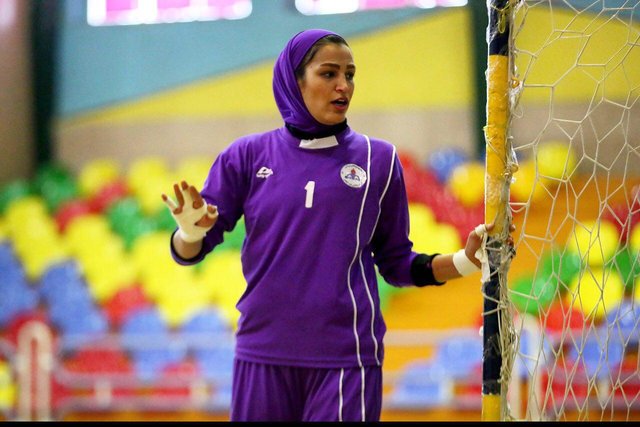 فوتبال داخل سالن - ورزش بانوان - ورزش با حجاب - لژیونر فوتسال بانوان
