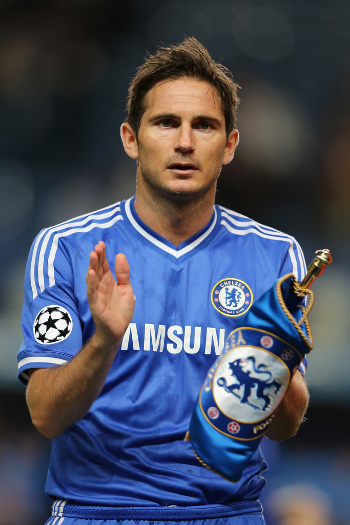 خوزه " رومن گفت اگر میخواهی برو و هر زمانی که دلت میخواهد برگرد،هرطور که میخواهی برگرد..دستیار،سفیر،مدیر،مربی،کمک مربی ..."