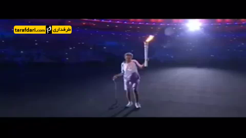 ویدیو؛ افتادن مشعل المپیک از دست فردی که بیمای ام اس دارد و واکنش تماشاگران