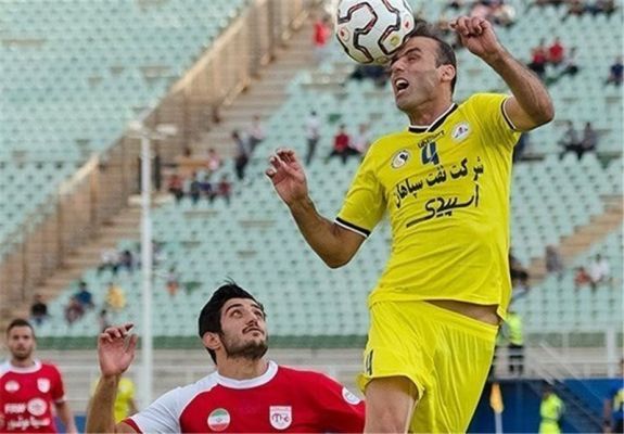 حسینی: از سقوط ملوان و قهرمان نشدن پرسپولیس خیلی ناراحتم