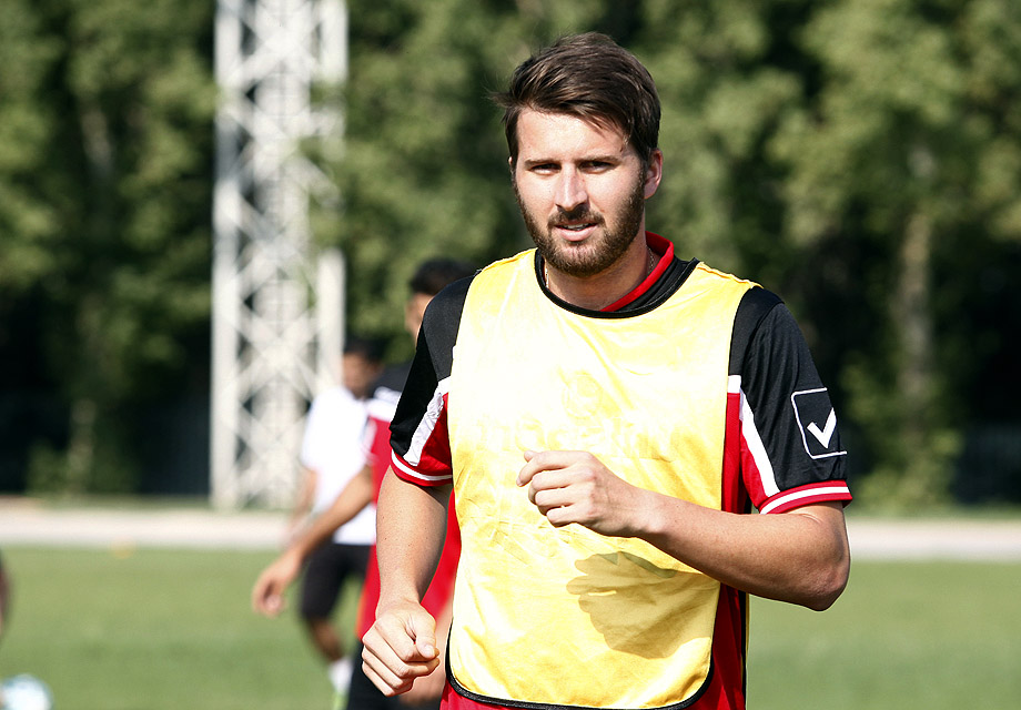 گولتس در پرسپوليس می ماند