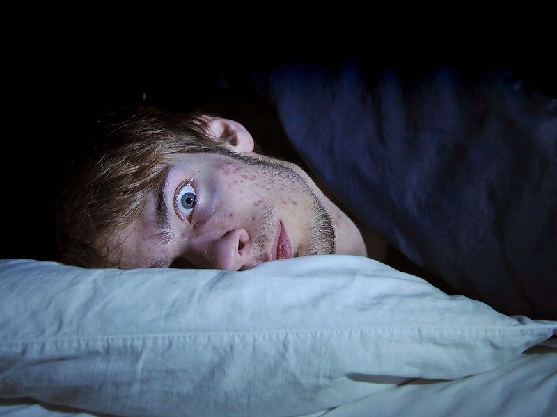 بی خوابی چیست و چه مشکلاتی را در پی دارد؟