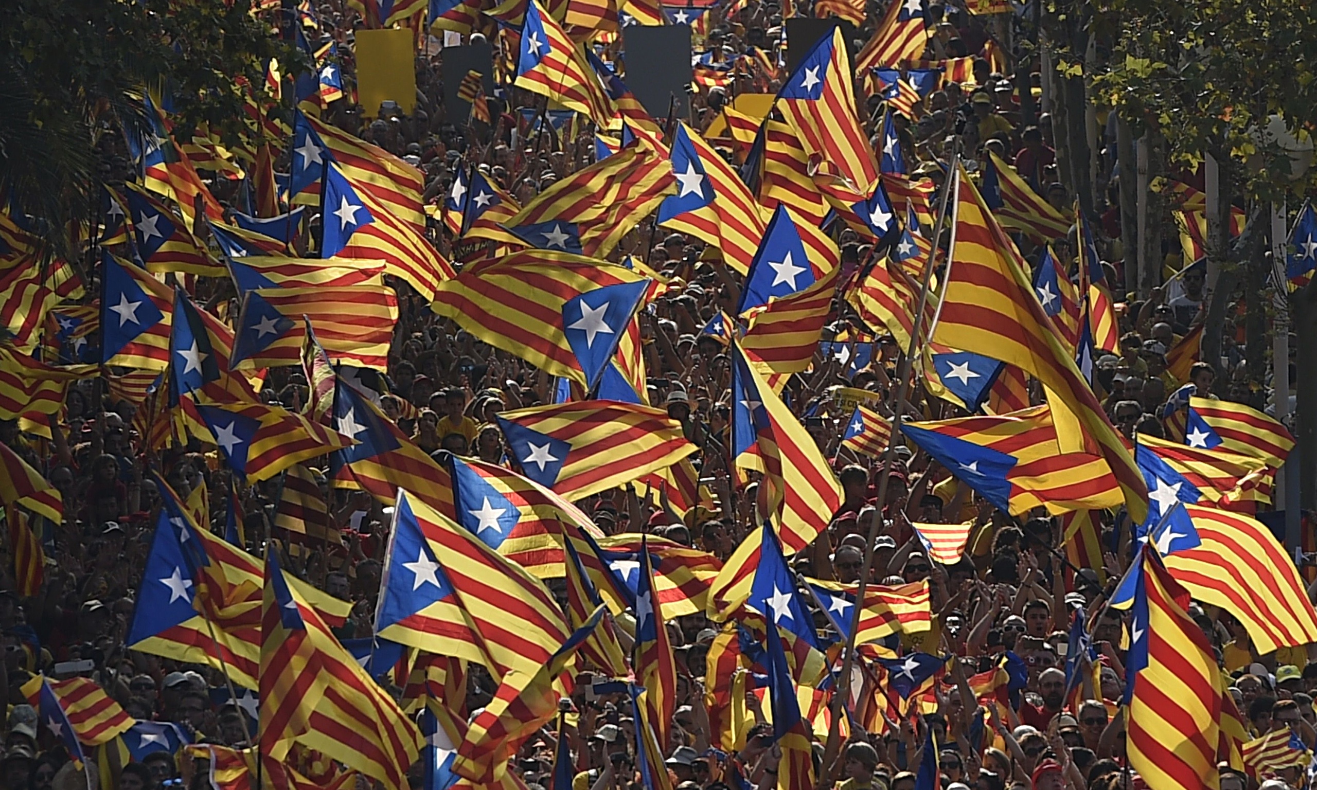 باشگاه بارسلونا به رای ممنوعیت پرچم های کاتالونیا در فینال جام حذفی اعتراض خواهد کرد