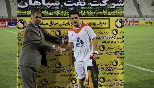 حاتمی به پرسپولیس پیوست
