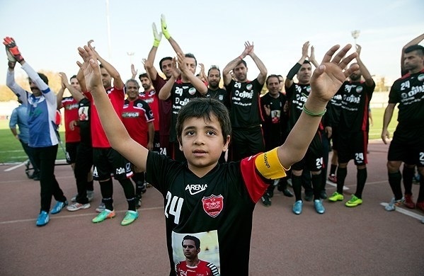 به درخواست بازیکنان پرسپولیس فرزند مرحوم نوروزی به استادیوم خواهد آمد