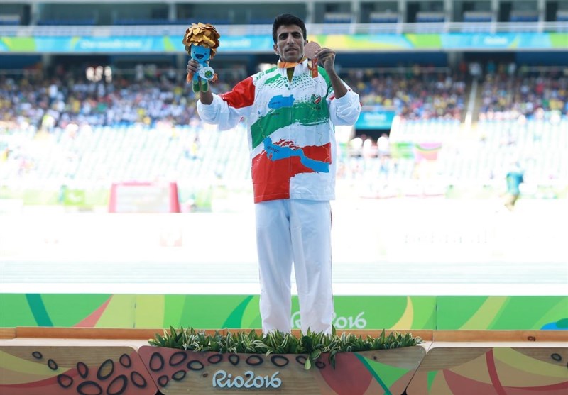 دو و میدانی پارالمپیک ریو 2016؛ نصیری مدال برنزش را دریافت کرد (عکس)