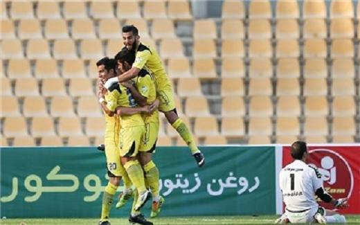 پیروزی نفت تهران مقابل پدیده در نیمه اول