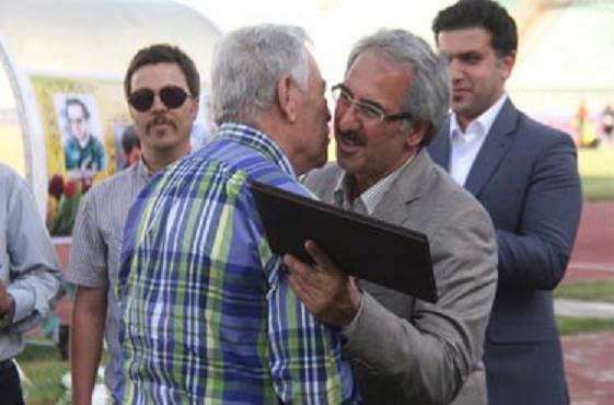 نظمی: به علی کریمی بدهکار بودیم، بازیکنان ملوان را با زور به تراکتور نیاوردیم