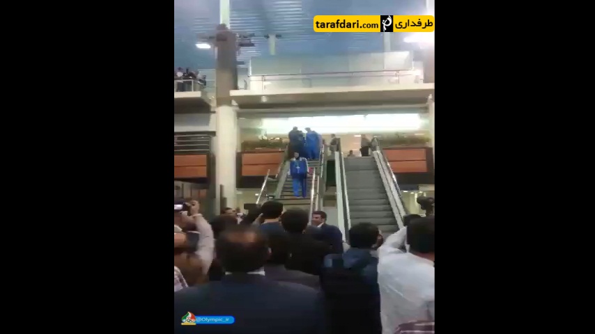 ویدیو؛ استقبال مردم از کیمیا علیزاده و تیم ملی تکواندو پس از بازگشت به کشور