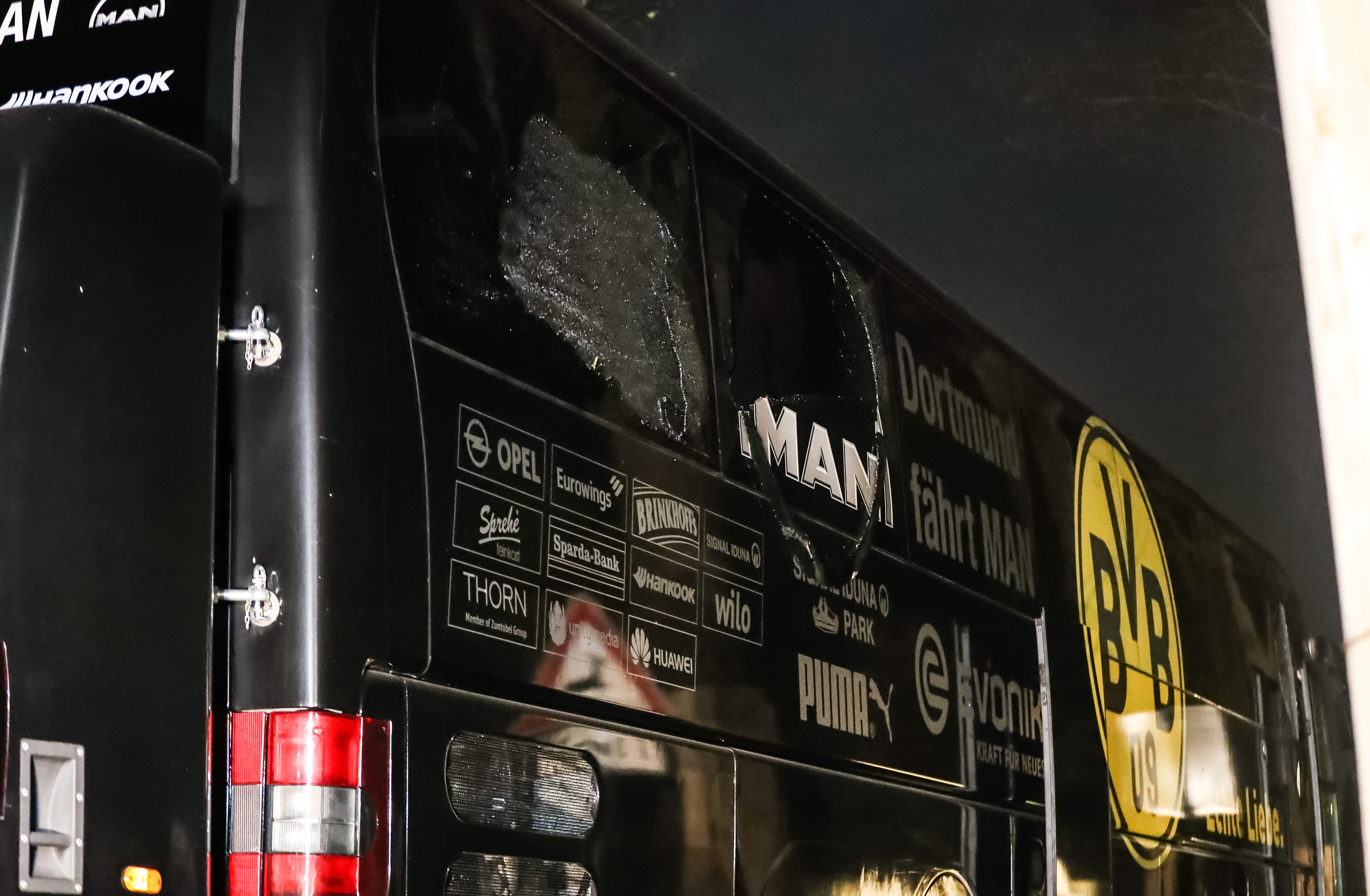 اتوبوس تیم دورتموند-حمله تروریستی به اتوبوس تیم دورتموند