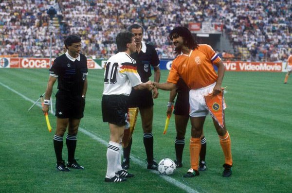 کیه لینی - آلمان - هلند - فوتبال دهه ۹۰