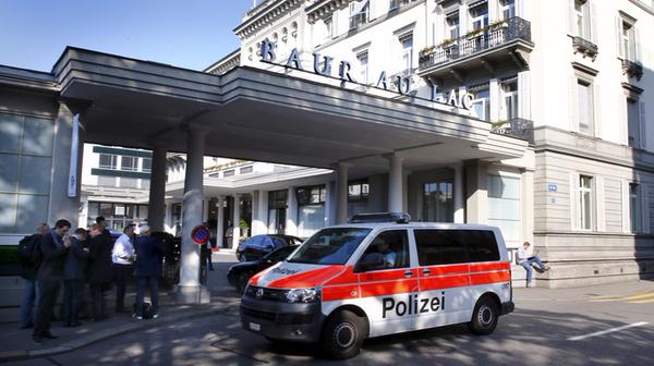 پلیس سوئیس، همه اسناد فیفا را ضبط کرد؛ نگاه همه جهان به زوریخ