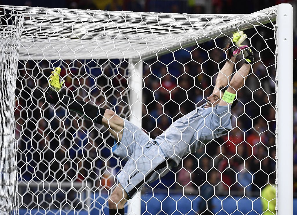 خوشحالی دیوانه وارِ بوفون در بازی ایتالیا - بلژیک (عکس(