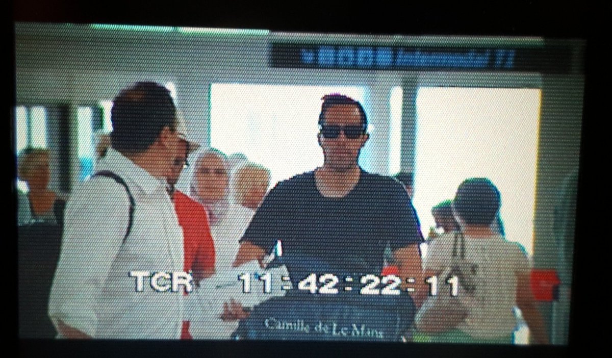 براوو در فرودگاه بارسلونا، به سمت منچستر (عکس)