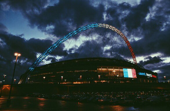 نمایی زیبا از ورزشگاه ومبلی در حمایت از فرانسه (عکس)