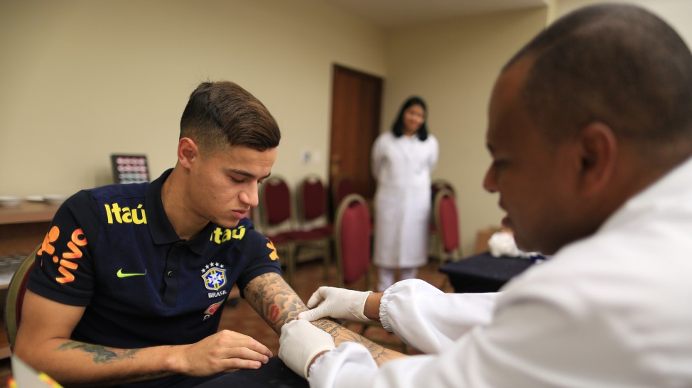 پیش از دیدار با آرژانتین، بازیکنان برزیل آزمایش خون دادند