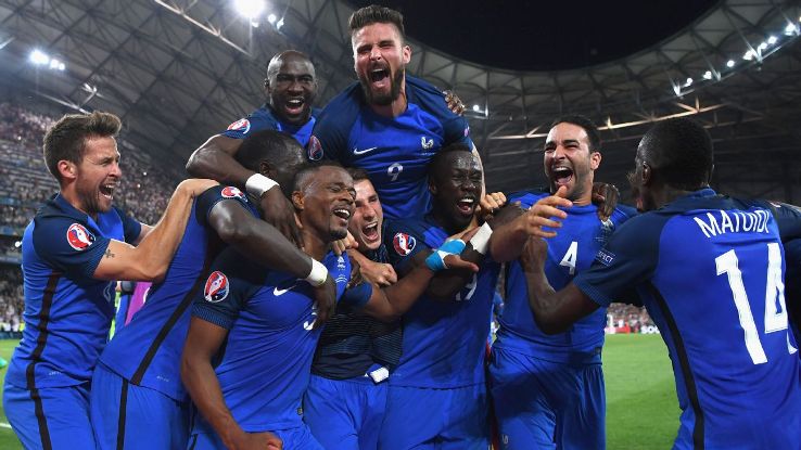 7 پرده از حضور فرانسه در یورو 2016؛ شباهت بین خروس ها با فرش ایرانی!