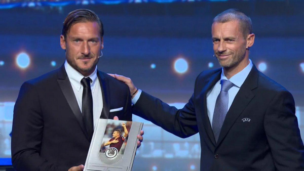 اسطوره رم-مدیر رم-قرعه کشی لیگ قهرمانان اروپا-جایزه یک عمر تلاش در فوتبال-سری آ ایتالیا