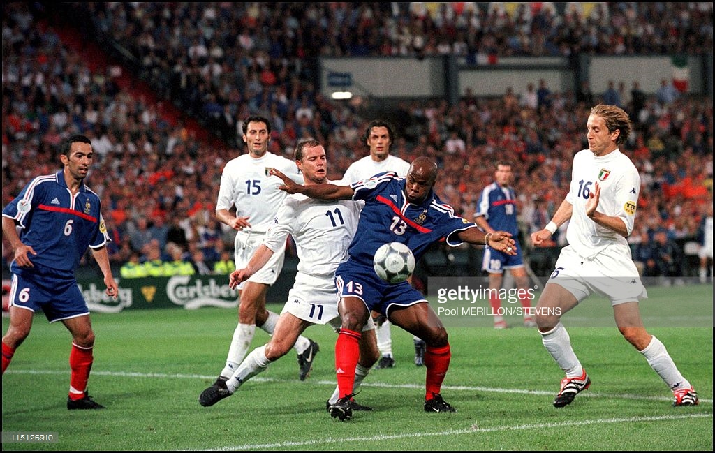 Италия франция составы. Франция Италия 1998. 2000 Евро. Франция 2000. Чемпионат Европы по футболу 2000.