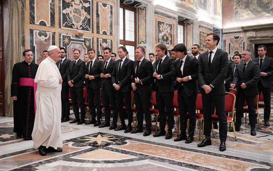 دیدار اعضای تیم ملی آلمان با پاپ در واتیکان و حضور در شهر میلان (عکس)
