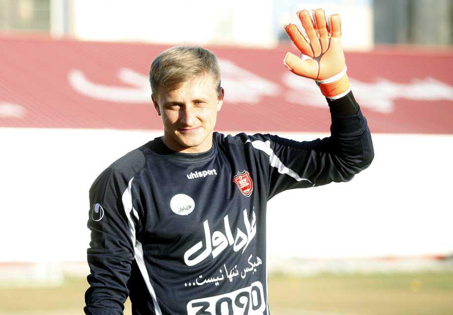 لوبانوف قراردادش را با پرسپولیس فسخ کرد