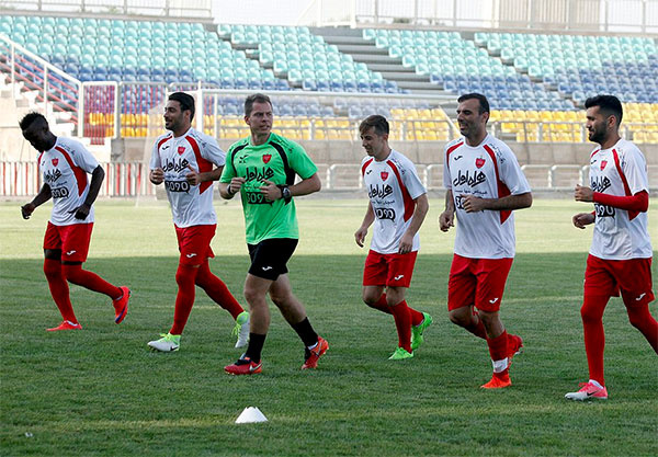 لغو دربی دوستانه-اردوی اوکراین پرسپولیس