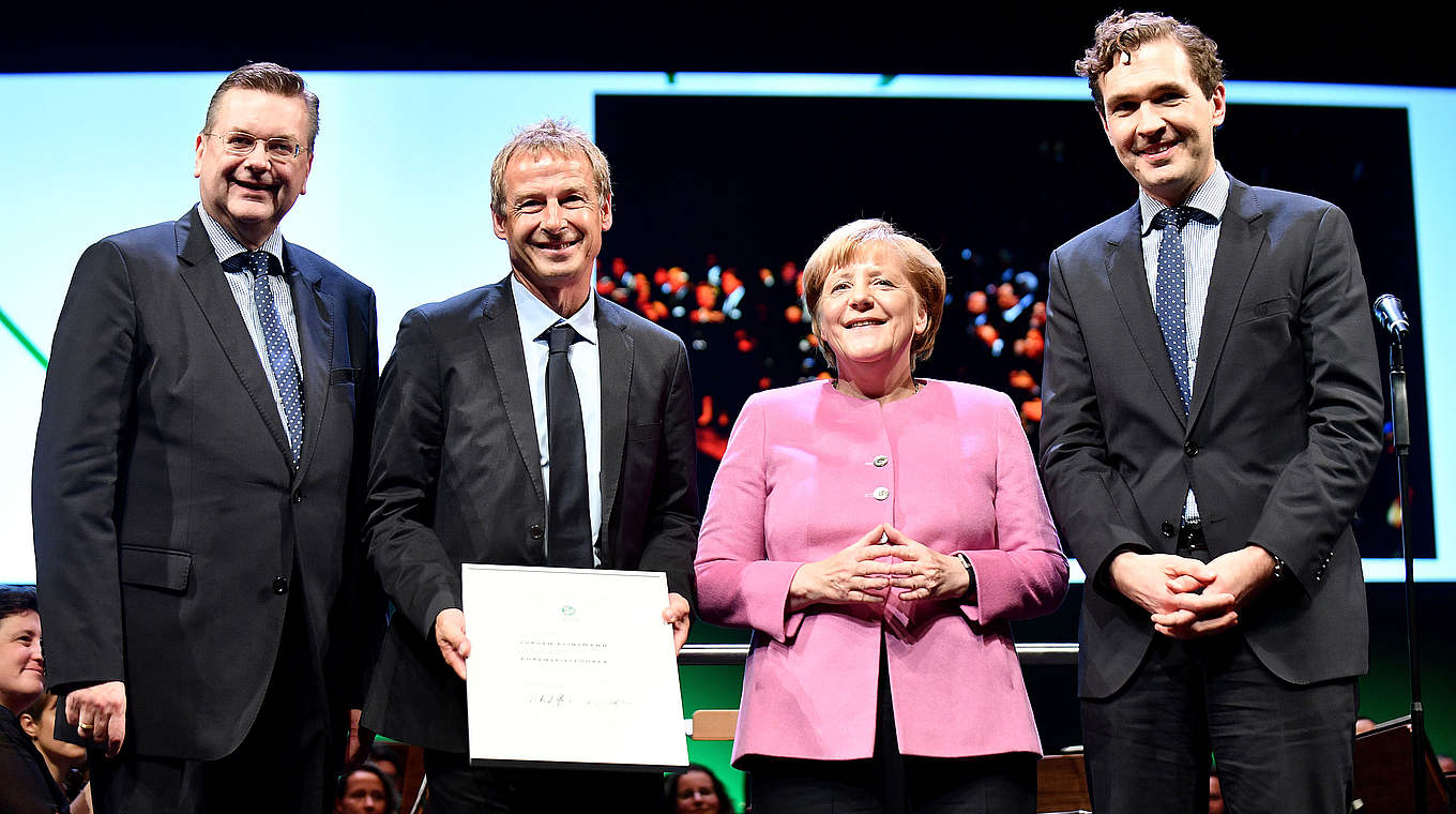 پیام آنگلا مرکل برای کلینزمن، کاپیتان افتخاری تیم ملی آلمان