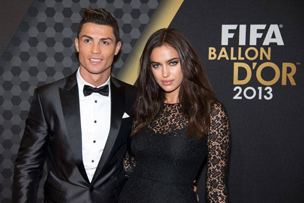 Жена роналду. Жена Роналдо фото. Ирина Шейк и Роналду портрет. Cristiano Ronaldo and Irina Shayk Ballon d'or 2014. Суффиксы 2 класс Криштиану Роналду Ирина Шейк.