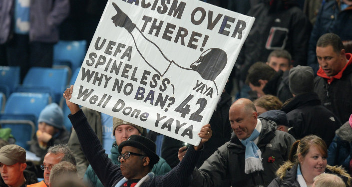 یحیی توره - نژادپرستی در فوتبال - نژادپرستی