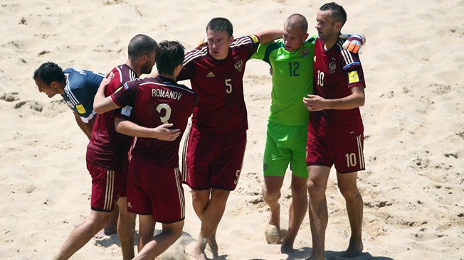 جام جهانی فوتبال ساحلی 2015؛ نتایج روز دوم؛ شگفتی سازی ایران و پیروزی پرگل برزیل
