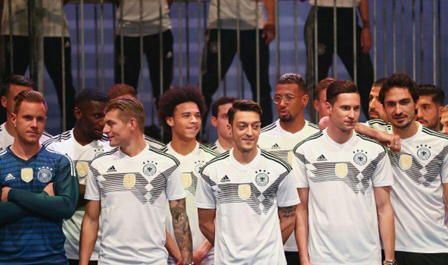 تیم ملی آلمان - مسابقات ملی - جام جهانی 2018 روسیه - لباس تیم ملی آلمان