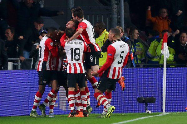 آیندهوون 2 - 0 وولفسبورگ؛ رقابت در گروه دوم نزدیک تر شد