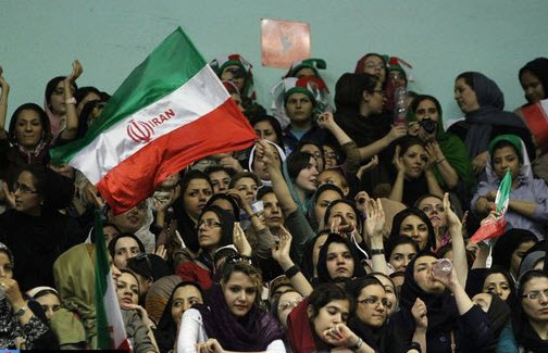 آیا بانوان می توانند در تور والیبال ساحلی FIVB در ایران حضور داشته باشند؟
