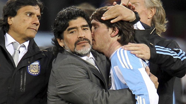 مارادونا در مورد مسی: لعنتی، آرژانتینی هستی یا سوئدی؟