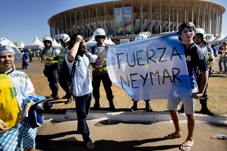 پیام هواداران آرژانتین به نیمار: "قوی باش، نیمار"
