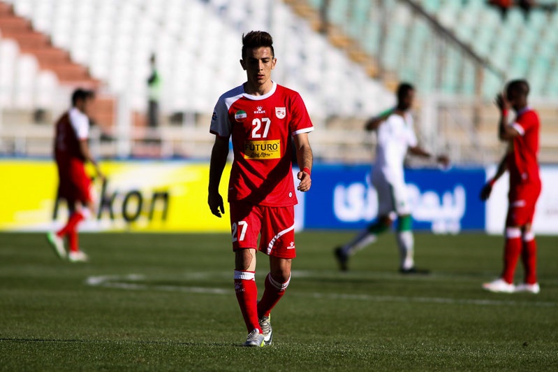   احمدزاده: با شرایط مالی جدیدی در پرسپولیس بازی می‌کنم