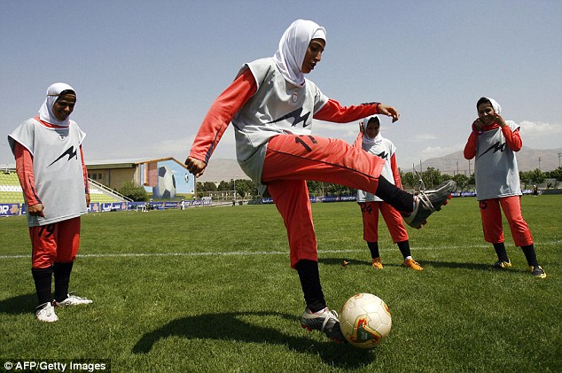 بعد از مرد بودن 4 بازیکن؛ تست تعیین جنسیت اجباری در انتظار بانوان فوتبالیست ایرانی
